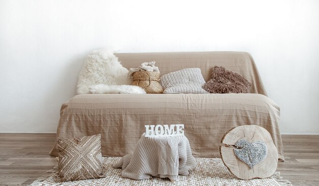 Jak wybrać idealne poszewki na poduszki do różnych stylów wnętrz?