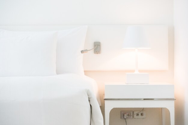 Jak biała szafa przesuwna może odmienić wygląd Twojego wnętrza?